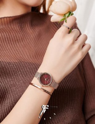 ساعت جولیوس بند حصیری زنانه